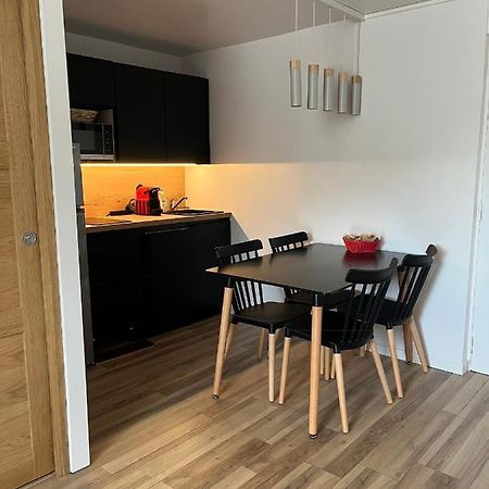 Appartement De La Fontaine A La Tour Du Pin Hyper Centre Parking Prive Екстериор снимка
