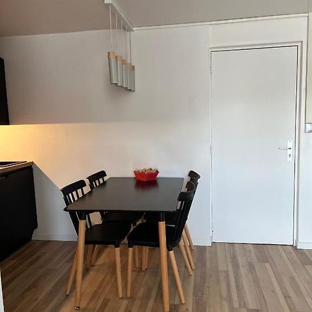 Appartement De La Fontaine A La Tour Du Pin Hyper Centre Parking Prive Екстериор снимка