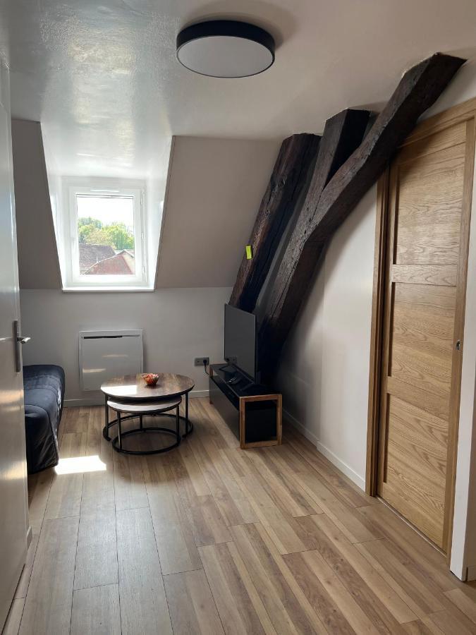 Appartement De La Fontaine A La Tour Du Pin Hyper Centre Parking Prive Екстериор снимка