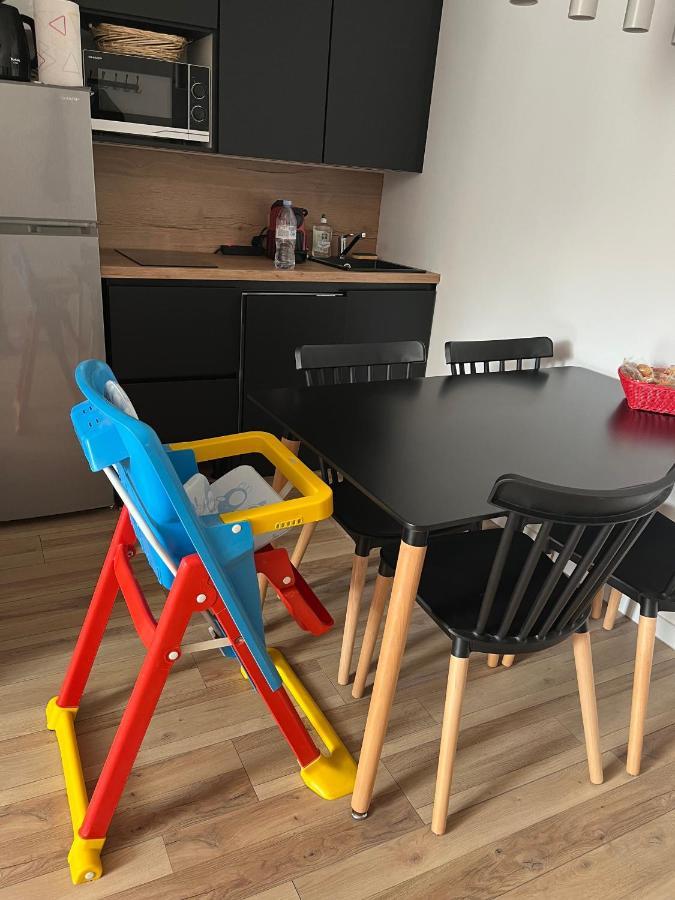 Appartement De La Fontaine A La Tour Du Pin Hyper Centre Parking Prive Екстериор снимка