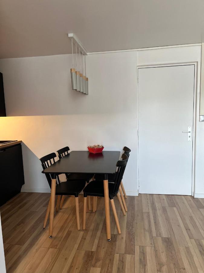 Appartement De La Fontaine A La Tour Du Pin Hyper Centre Parking Prive Екстериор снимка