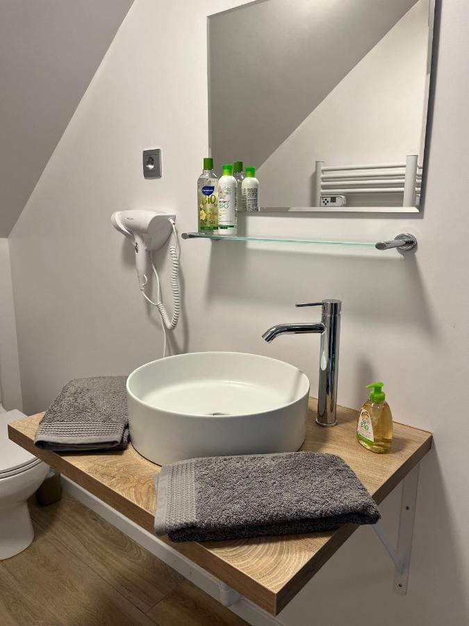 Appartement De La Fontaine A La Tour Du Pin Hyper Centre Parking Prive Екстериор снимка